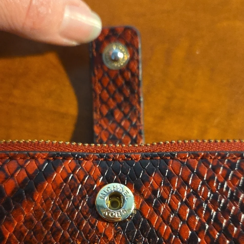 Michael Kors chic wristlet